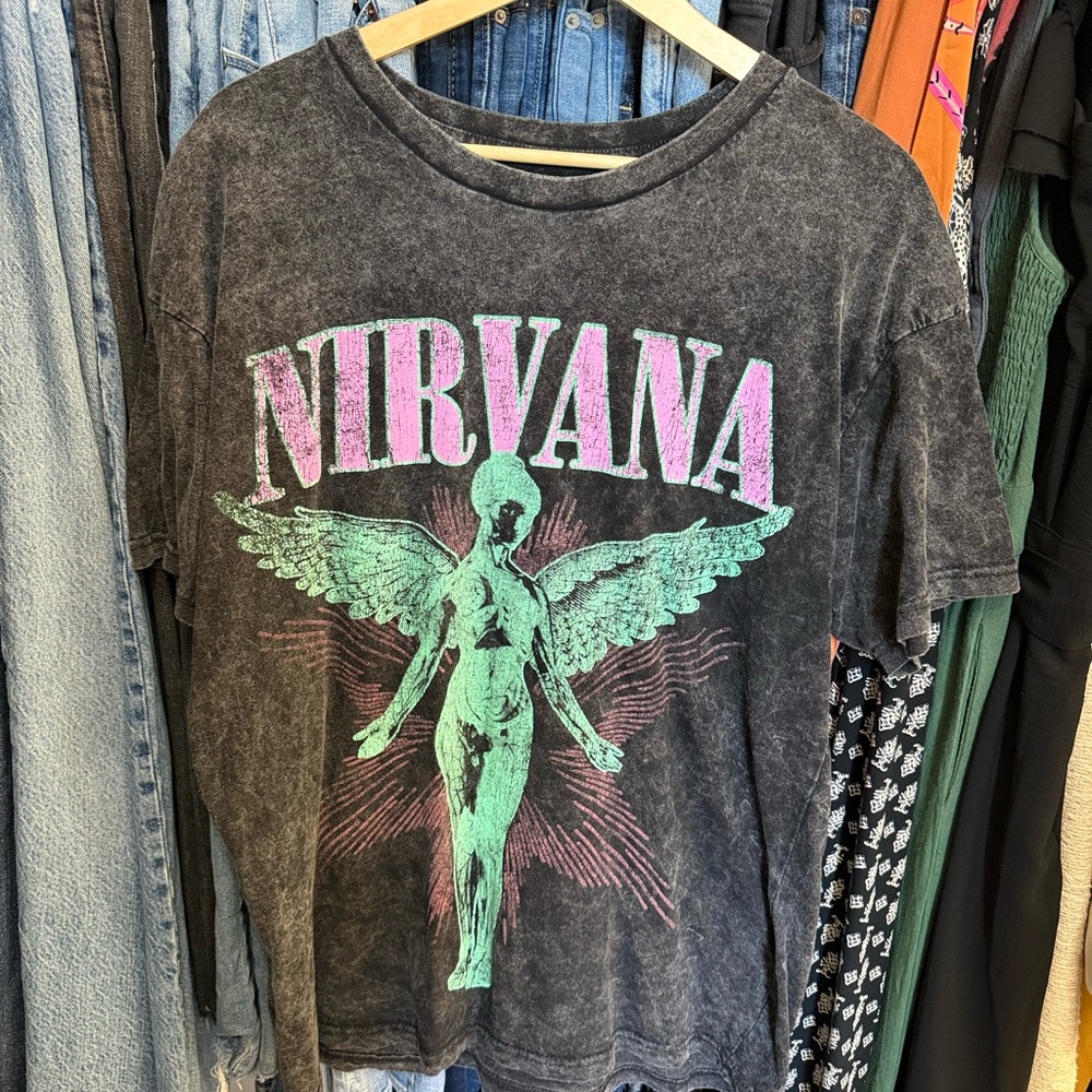 Nirvana Graphic Tee in Black and Pink Live ‘93 Large